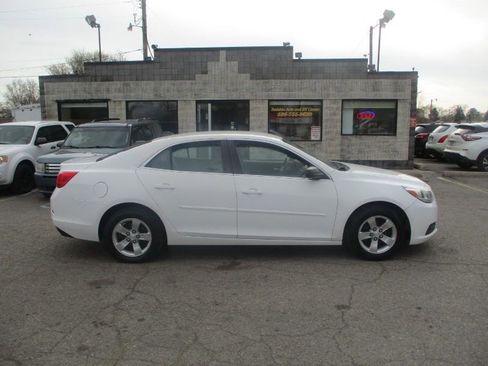 Used 2013 Chevrolet Malibu LS w/ Protection Package FWD image 2