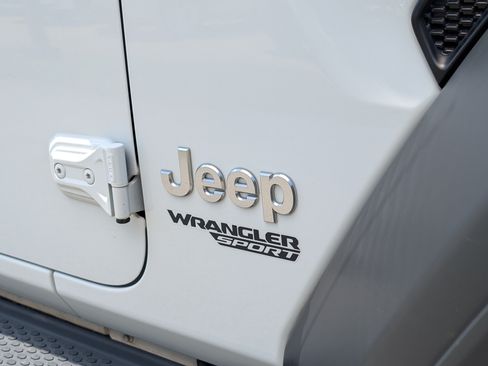 Used 2019 Jeep Wrangler Sport AWD/4WD image 27