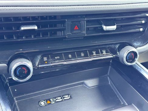 Used 2025 Chevrolet Tahoe Z71 image 28