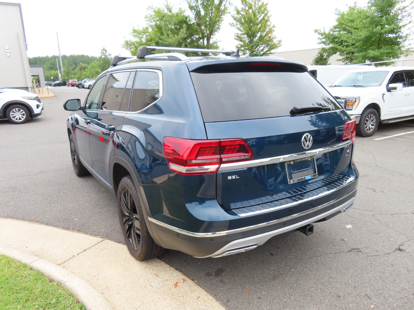 Used 2019 Volkswagen Atlas SEL Premium AWD/4WD image 7