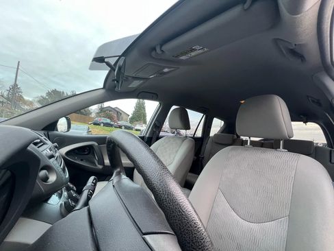 Used 2011 Toyota RAV4 4WD image 24