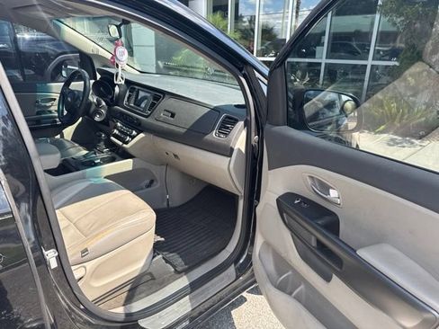 Used 2016 Kia Sedona L FWD image 8