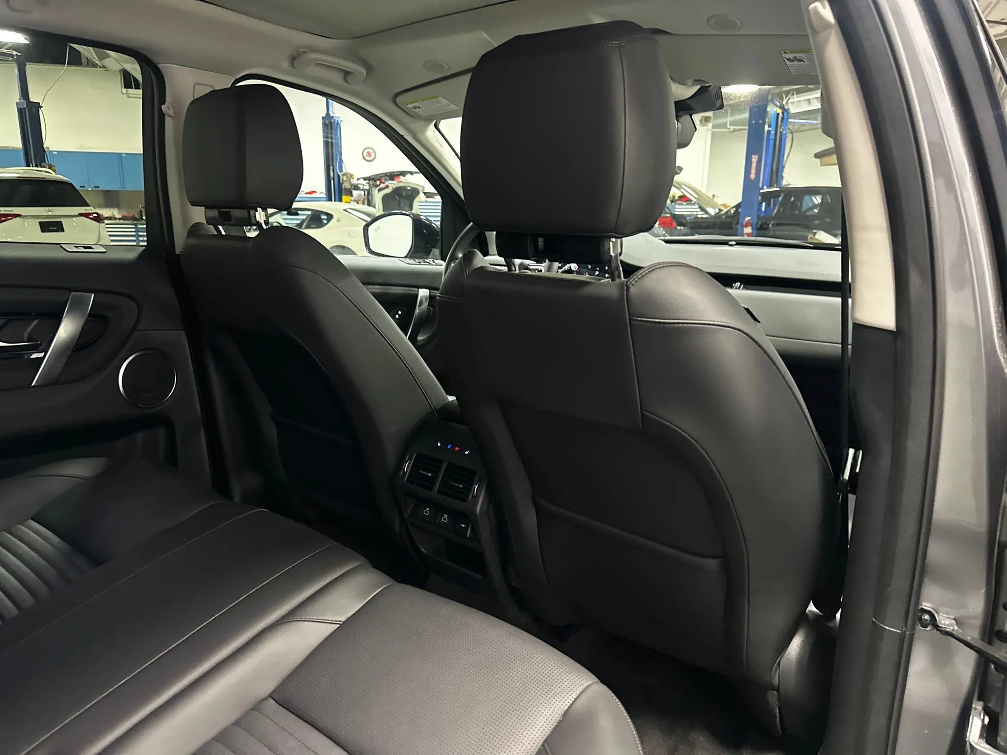 Used 2025 Land Rover Discovery Sport S AWD/4WD image 21