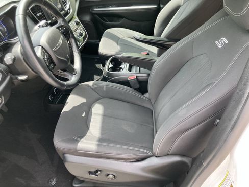 Used 2018 Chrysler Pacifica Touring Plus w/ S Appearance Package FWD image 14