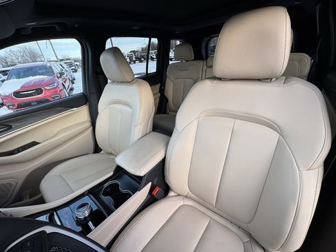 Used 2024 Jeep Grand Cherokee Limited w/ Trailer Tow Package image 19