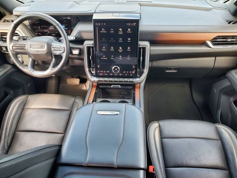 Used 2025 GMC Yukon Denali image 15