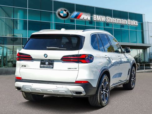 Used 2025 BMW X5 sDrive40i w/ Premium Package image 4