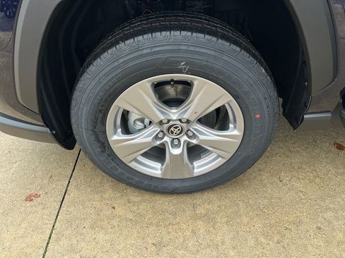 New 2025 Toyota RAV4 XLE image 27