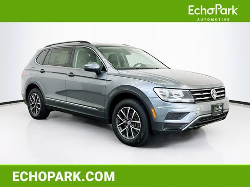 Used 2020 Volkswagen Tiguan SE w/ Panoramic Sunroof Package image 1