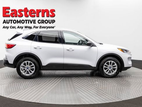 Used 2022 Ford Escape SE w/ Convenience Package AWD/4WD image 4