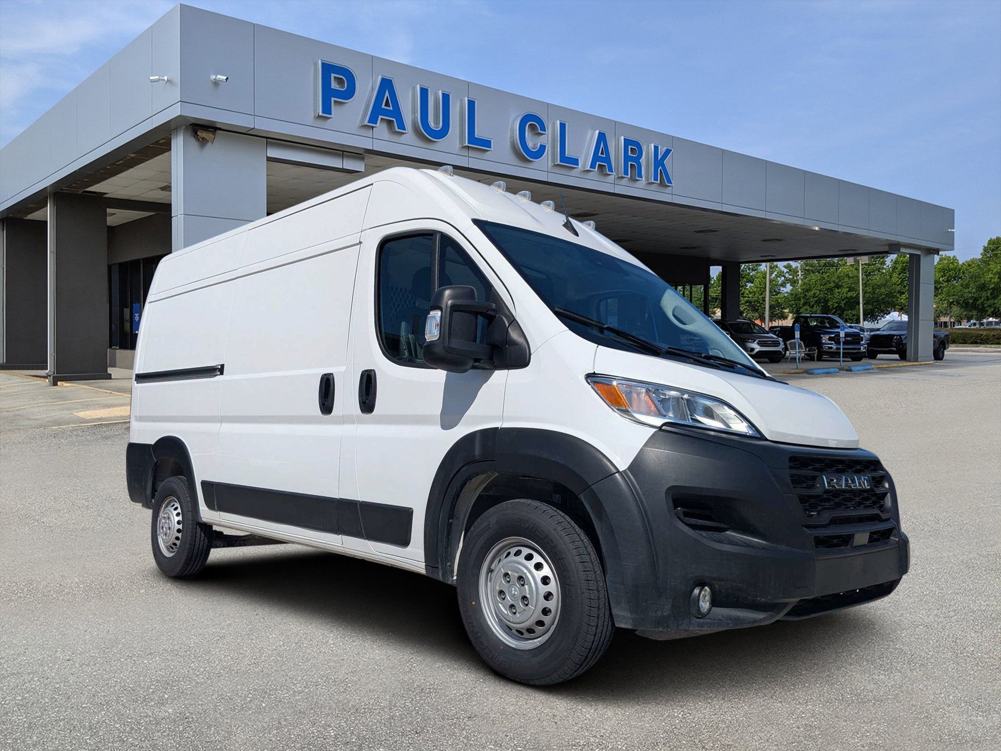Used 2024 RAM ProMaster 2500 w/ Convenience Group FWD image 1