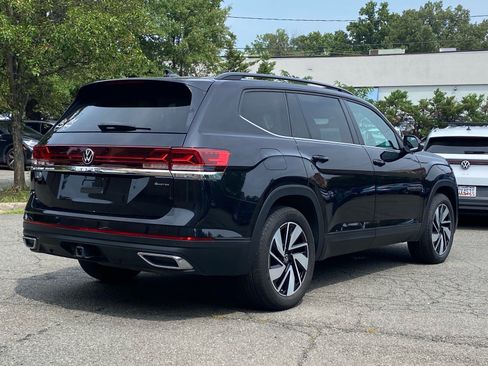 Certified 2024 Volkswagen Atlas SE w/ Panoramic Sunroof Package AWD/4WD image 3