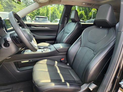 Certified 2025 INFINITI QX60 Pure w/ Cargo Package AWD/4WD image 10