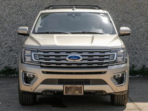Used 2018 Ford Expedition Limited w/ Equipment Group 302A AWD/4WD image 6