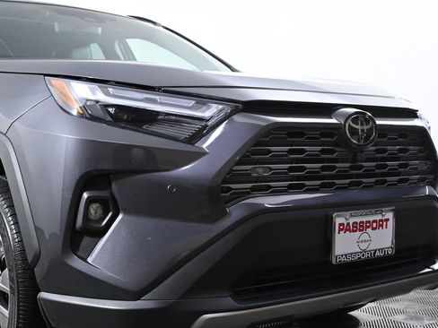 Used 2022 Toyota RAV4 Limited image 5