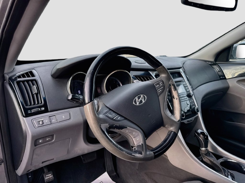 Used 2013 Hyundai Sonata Limited FWD image 9