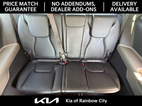 Used 2025 Kia Carnival EX image 15
