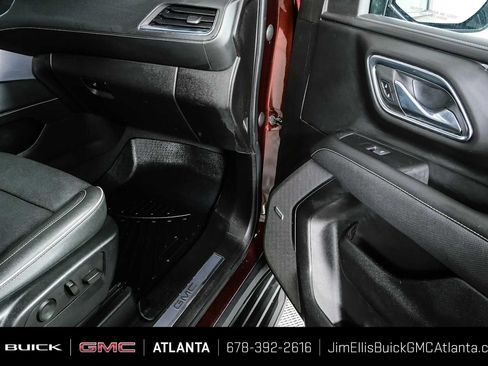Used 2023 GMC Yukon XL SLT AWD/4WD image 49
