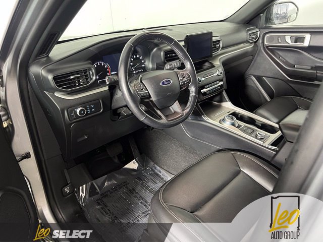 Used 2020 Ford Explorer XLT w/ Equipment Group 202A AWD/4WD image 10