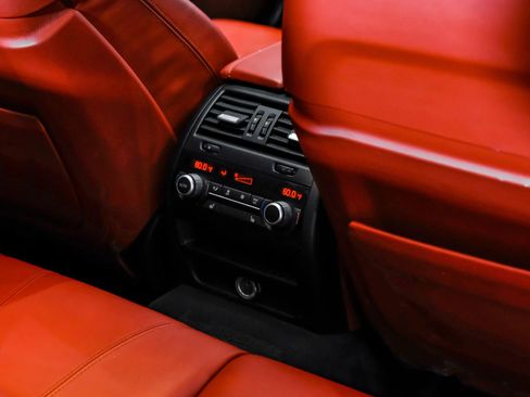 Used 2014 BMW M5 RWD image 42