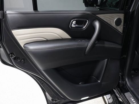 Used 2019 INFINITI QX80 Luxe w/ Proassist Package image 18