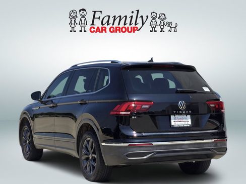 Used 2022 Volkswagen Tiguan SE FWD image 3
