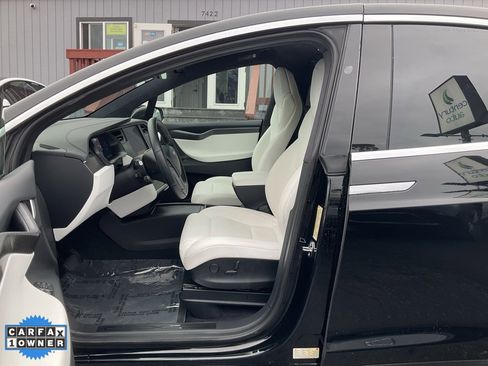 Used 2018 Tesla Model X 75D image 14