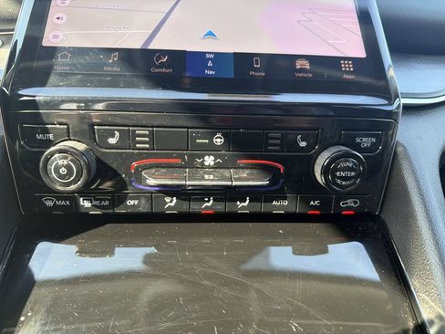 Used 2023 Jeep Grand Cherokee 4WD 4xe image 26