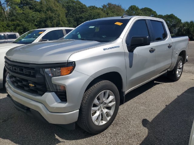 Used 2022 Chevrolet Silverado 1500 Custom RWD image 2