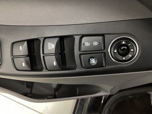 Used 2014 Hyundai Elantra SE image 18