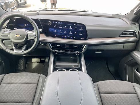 Used 2026 Chevrolet Suburban LS image 11