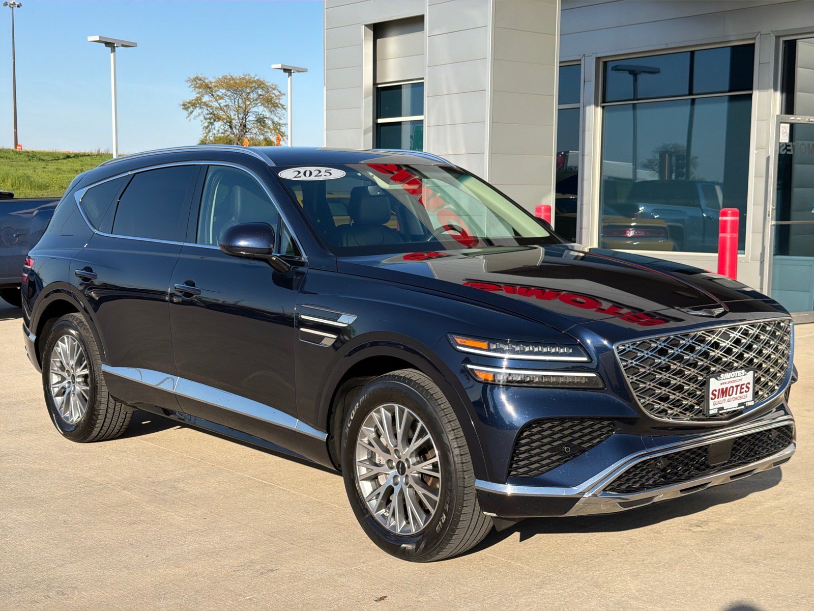 Used 2025 Genesis GV80 2.5T Standard AWD/4WD image 2