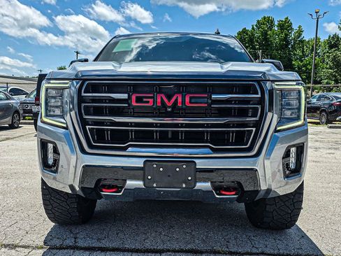 Used 2024 GMC Yukon XL AT4 w/ Technology Package AWD/4WD image 2
