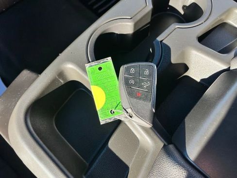 Used 2022 Chevrolet Silverado 1500 LT image 37