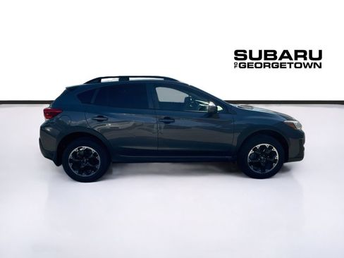 Used 2021 Subaru Crosstrek 2.0i Premium w/ Moonroof Package AWD/4WD image 8