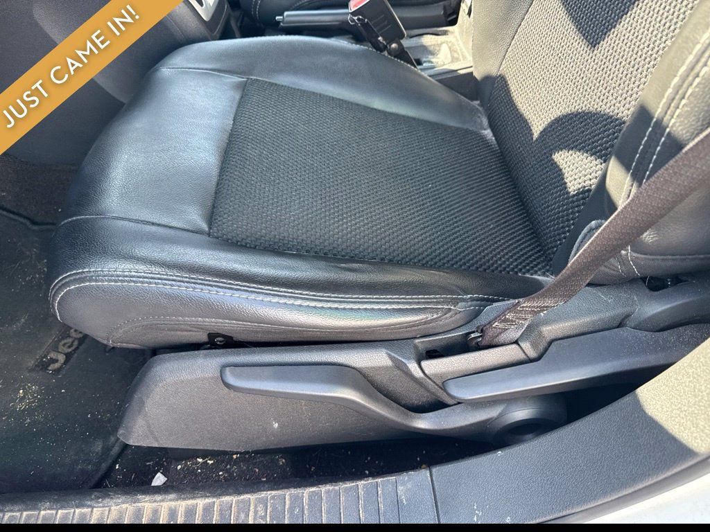 Used 2015 Jeep Compass Latitude AWD/4WD image 6