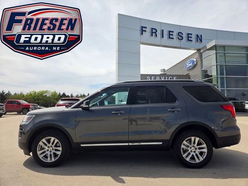 Used 2018 Ford Explorer XLT w/ Equipment Group 201A AWD/4WD image 4