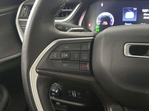 Used 2022 Jeep Grand Cherokee L Limited image 16