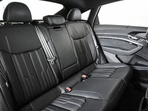 Used 2023 Audi e-tron Prestige w/ Prestige Package image 21