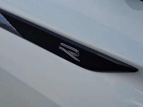 Used 2022 Volkswagen Tiguan SEL R-Line AWD/4WD image 4