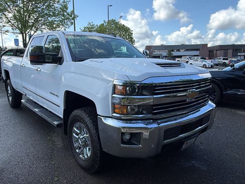 Used 2019 Chevrolet Silverado 2500 LTZ w/ Duramax Plus Package AWD/4WD image 3