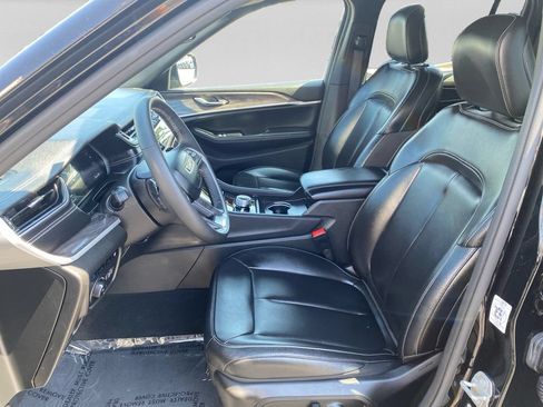 Used 2024 Jeep Grand Cherokee Limited 4xe AWD/4WD image 15