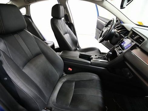 Used 2018 Honda Civic Touring image 25