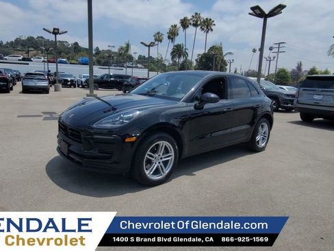Used 2024 Porsche Macan Turbo AWD/4WD image 4