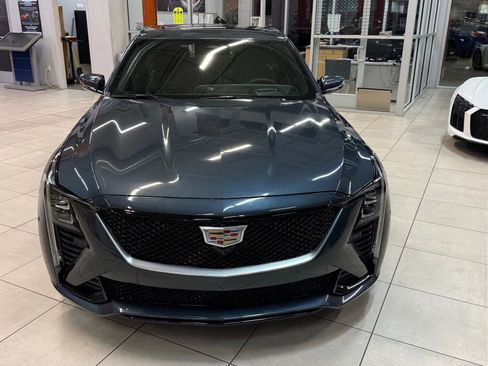 Used 2025 Cadillac CT5 V image 5