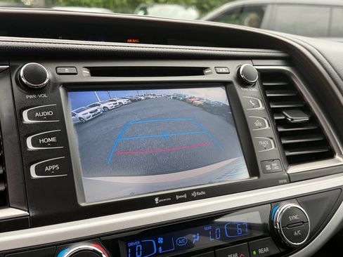 Used 2016 Toyota Highlander XLE AWD/4WD image 17