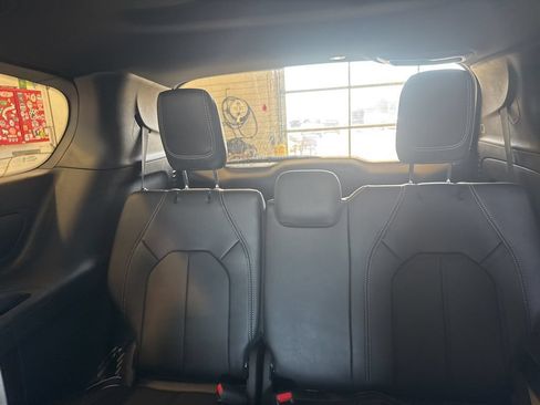 New 2026 Chrysler Pacifica Select FWD image 44