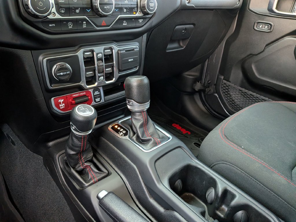 Used 2023 Jeep Gladiator Rubicon w/ LED Lighting Group AWD/4WD image 25