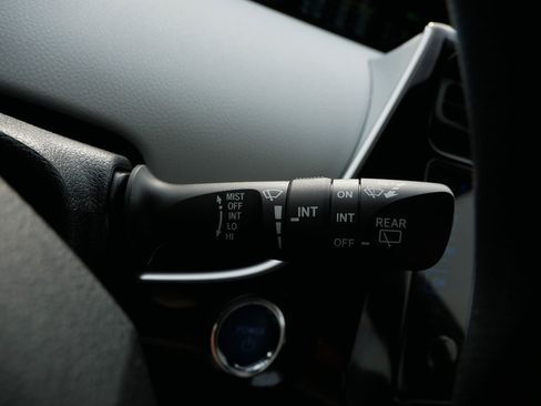 Used 2016 Toyota Prius Two image 33