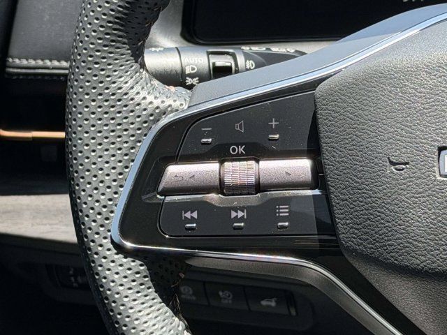Used 2024 Nissan Ariya AWD image 25